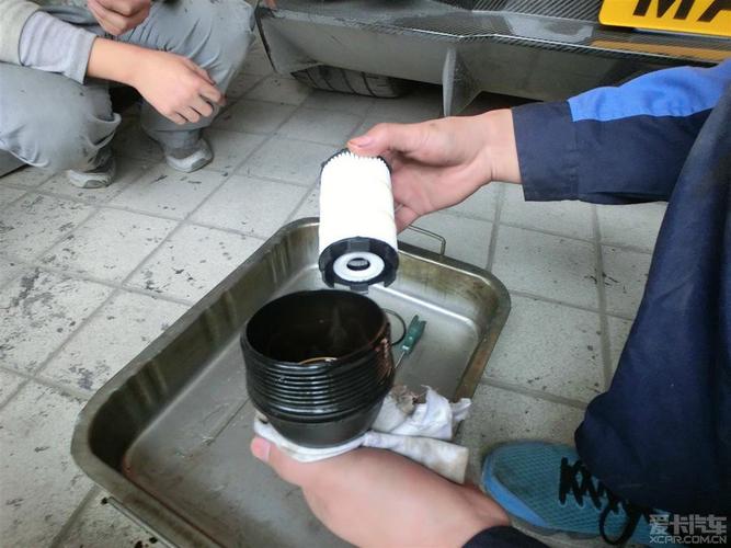 兰博基尼机油滤芯位置(兰博基尼更换机油流程)-图2 兰博基尼机油滤芯位置(兰博基尼更换机油流程)-图2