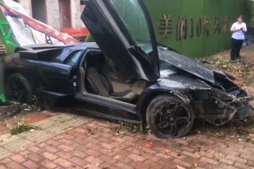 湖南兰博基尼撞车(湖南兰博基尼4s店)-图2 湖南兰博基尼撞车(湖南兰博基尼4s店)-图2