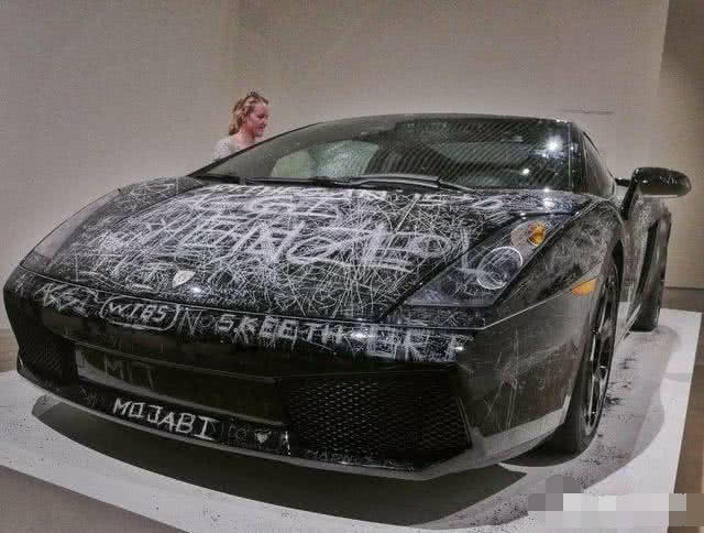 兰博基尼刮画（兰博基尼被划）