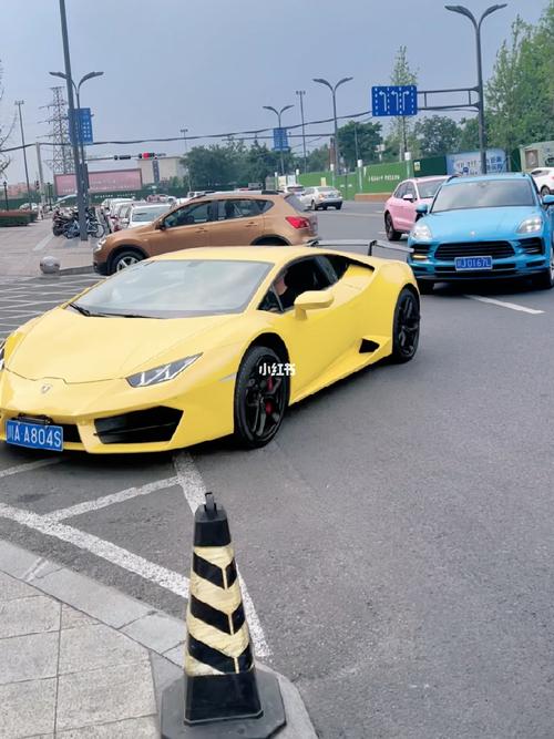 成都街头兰博基尼(成都兰博基尼车友会)-图2 成都街头兰博基尼(成都兰博基尼车友会)-图2