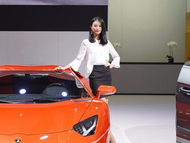 美女车模兰博基尼（兰博基尼车模开箱）