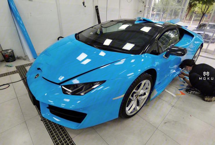 兰博基尼天蓝色跑车（兰博基尼suv蓝色）