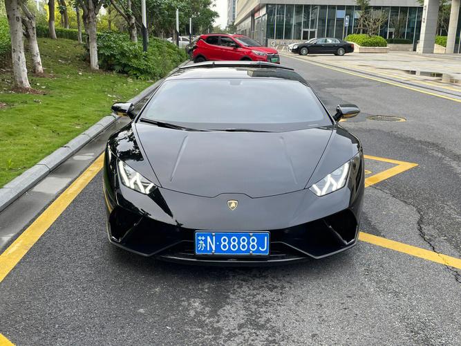 兰博基尼上牌照多少钱(兰博基尼上牌照多少钱一辆)-图3 兰博基尼上牌照多少钱(兰博基尼上牌照多少钱一辆)-图3