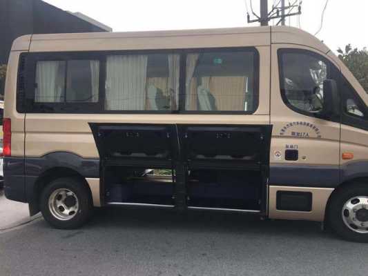 宇通17座客车配置
